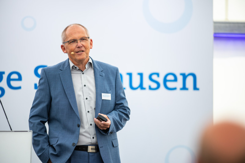 Peter Schmellenkamp bei seinem Vortrag